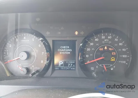 2015 Toyota Sienna Le 8 Passenger z USA, uszkodzony, nr VIN 5TDKK3DC9FS574529